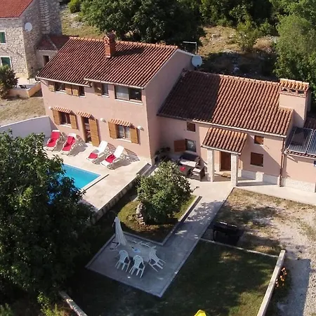 Palazzina Burjaki, Trget Apartment *